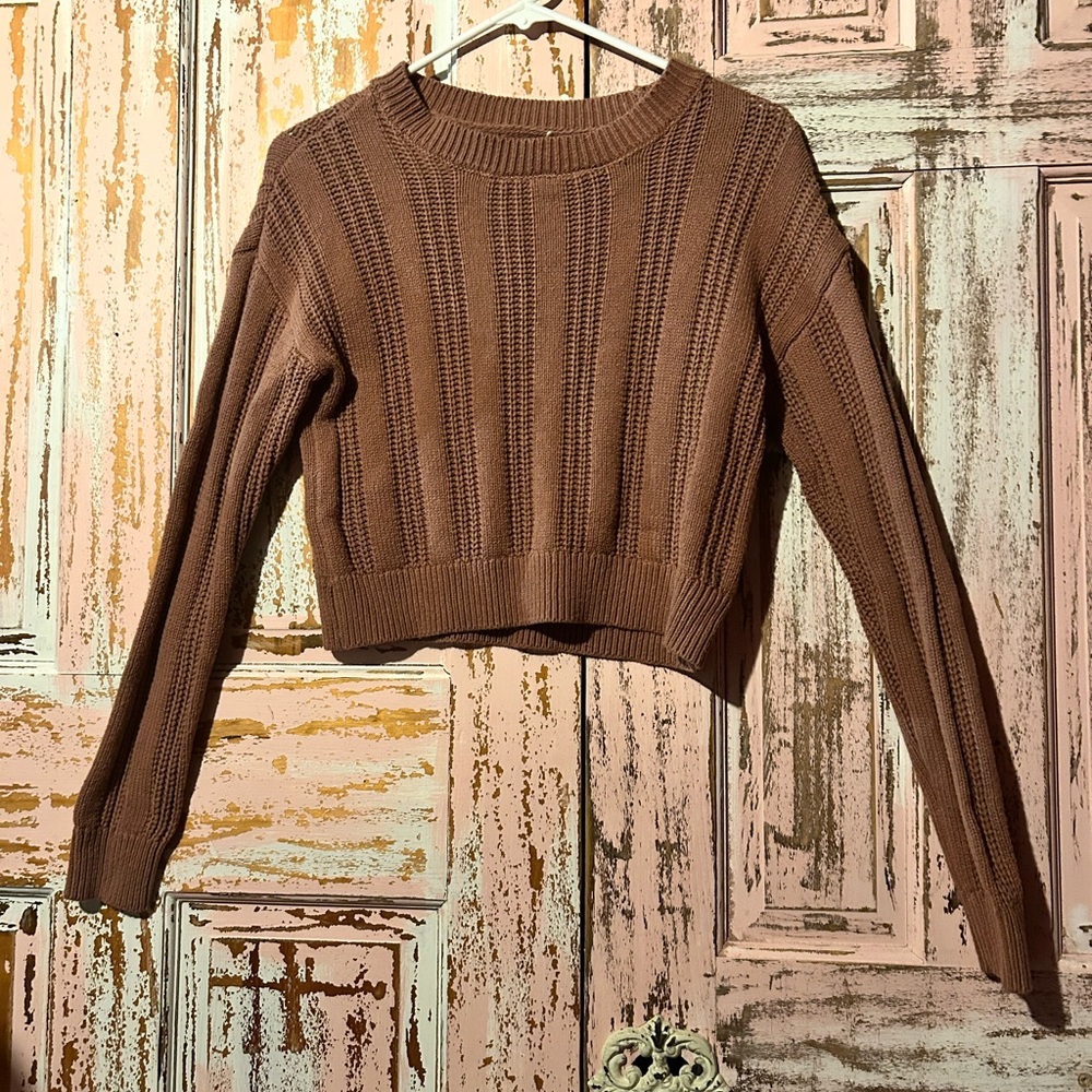 Aeropostale Women’s Brown Ribbed Crew Neck Sweater